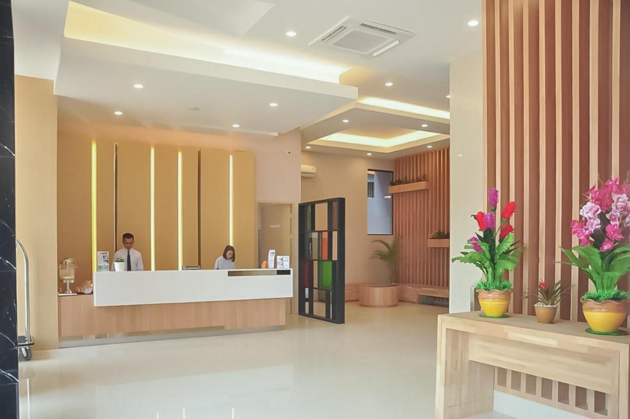 Hotel Mutiara Mitra Reddoorz Padangsidempuan Exterior foto